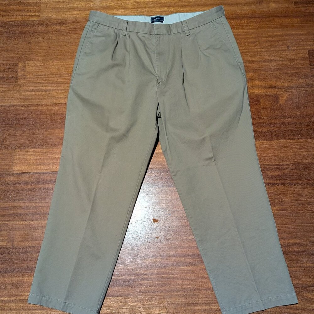 MEN'S RELAXED FIT/PLEATED TAN DOCKERS-38 X 30-GOOD CONDITION